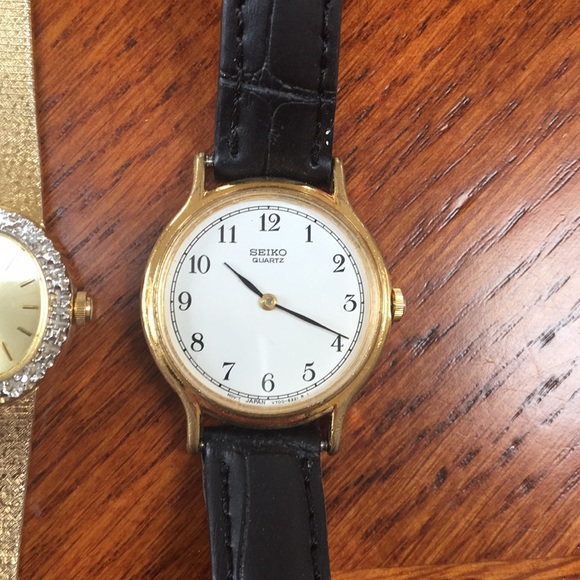 Ladies Watch Bundle - Picture 2 of 5